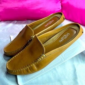 (Z1) Eastland‎ Women's Leather Barefoot Loafers, Size 6.5